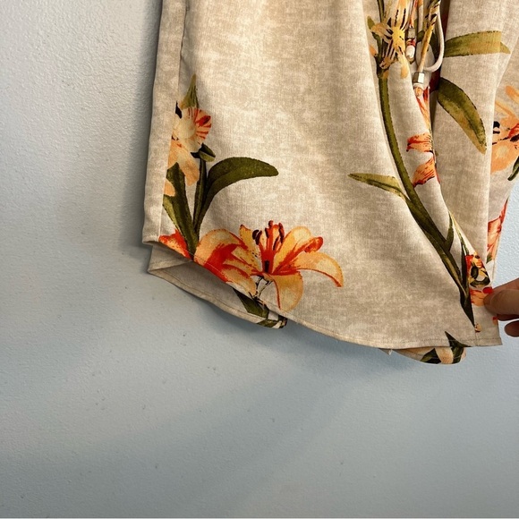 Chico's Spring Lily Utility Shirt Tunic Floral Button Up Roll Tab Sz M Vacation - Picture 8 of 15